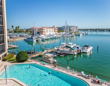 10355 Paradise Boulevard - Photo Thumbnail 2