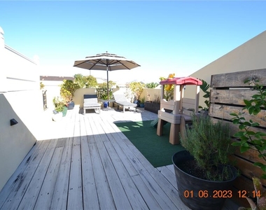 2405 Victoria Gardens Lane - Photo Thumbnail 45