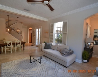 2405 Victoria Gardens Lane - Photo Thumbnail 3