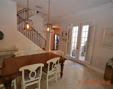 2405 Victoria Gardens Lane - Photo Thumbnail 6