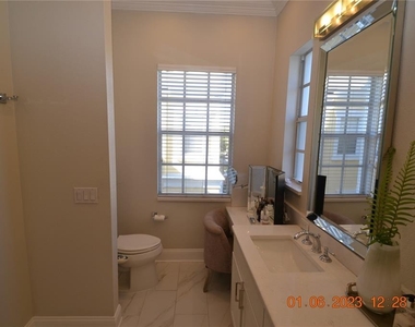 2405 Victoria Gardens Lane - Photo Thumbnail 26