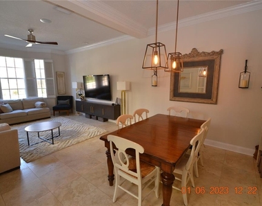 2405 Victoria Gardens Lane - Photo Thumbnail 8