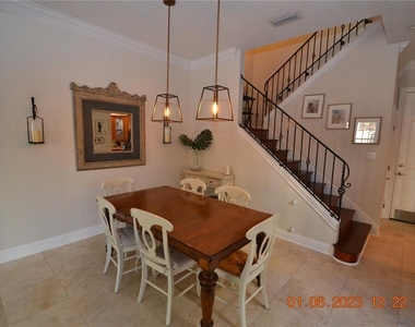 2405 Victoria Gardens Lane - Photo Thumbnail 7