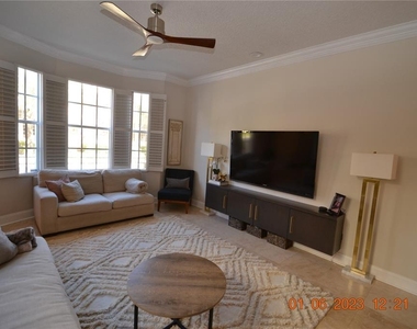 2405 Victoria Gardens Lane - Photo Thumbnail 5