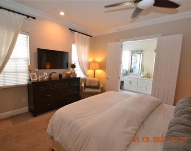 2405 Victoria Gardens Lane - Photo Thumbnail 23
