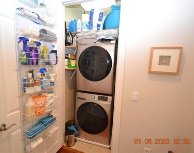 2405 Victoria Gardens Lane - Photo Thumbnail 39