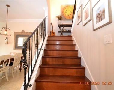 2405 Victoria Gardens Lane - Photo Thumbnail 14