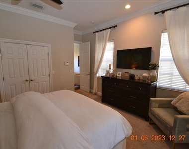 2405 Victoria Gardens Lane - Photo Thumbnail 22