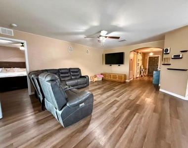 1609 Steely Drive - Photo Thumbnail 17