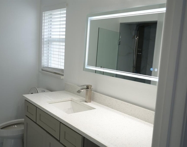 600 Abaco Court - Photo Thumbnail 16