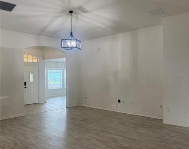 314 Erie Drive - Photo Thumbnail 7