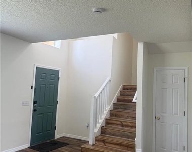 401 Mallard Way - Photo Thumbnail 6