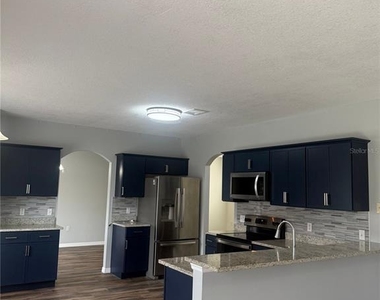 401 Mallard Way - Photo Thumbnail 9