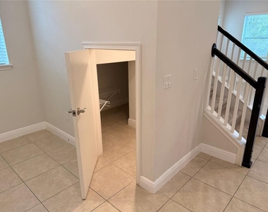 13324 Bergstrom Avenue - Photo Thumbnail 10