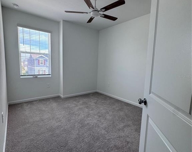 6085 Zen Way - Photo Thumbnail 10