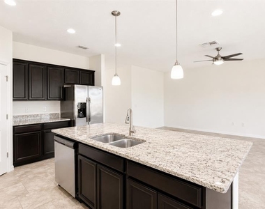 282 Drayton Avenue - Photo Thumbnail 10