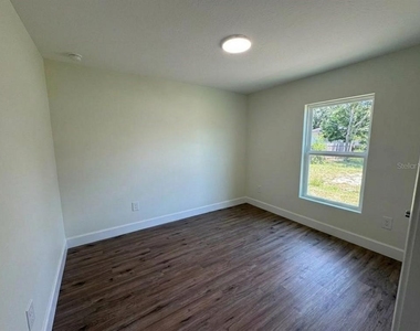 2232 Florida Drive - Photo Thumbnail 5