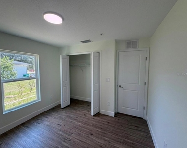 2232 Florida Drive - Photo Thumbnail 6