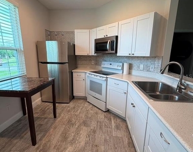 13121 Summerton Drive - Photo Thumbnail 9