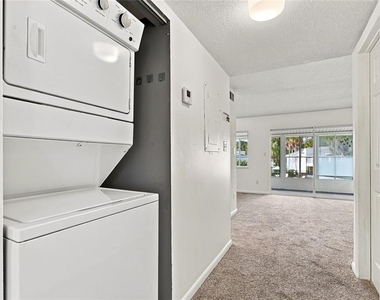570 Bahia Circle - Photo Thumbnail 17