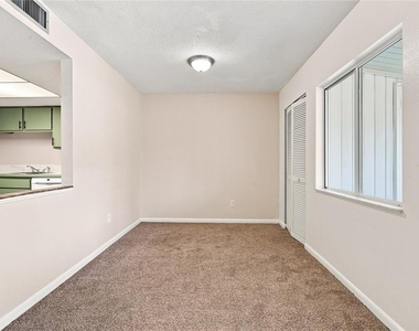 570 Bahia Circle - Photo Thumbnail 14