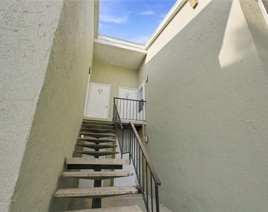 570 Bahia Circle - Photo Thumbnail 1