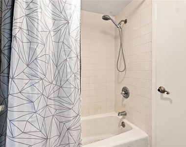 570 Bahia Circle - Photo Thumbnail 13