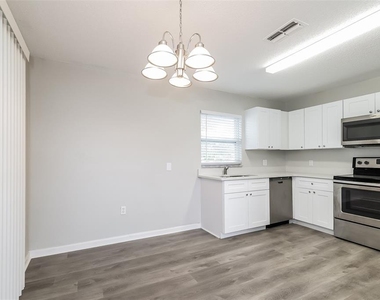 425 Danube Way - Photo Thumbnail 4
