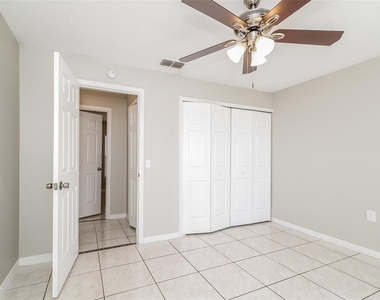 425 Danube Way - Photo Thumbnail 8