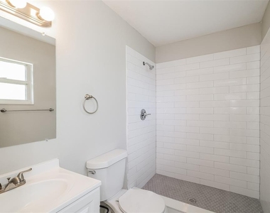 425 Danube Way - Photo Thumbnail 9