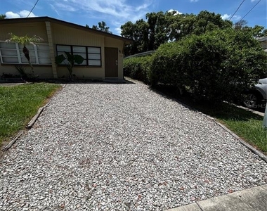 1720 Miller Avenue - Photo Thumbnail 2