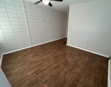 1720 Miller Avenue - Photo Thumbnail 5
