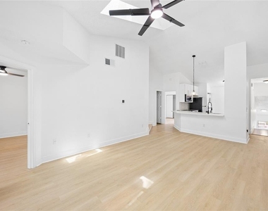 3118 S Semoran Boulevard - Photo Thumbnail 11