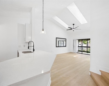 3118 S Semoran Boulevard - Photo Thumbnail 7