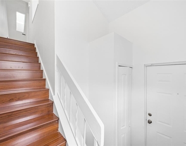 3118 S Semoran Boulevard - Photo Thumbnail 4
