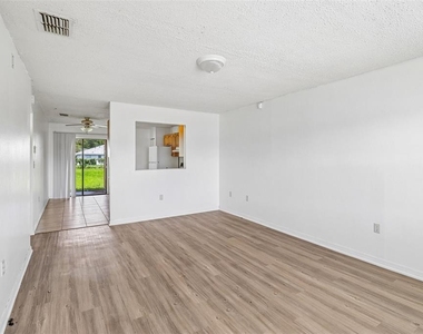386 Cocoa Court - Photo Thumbnail 2