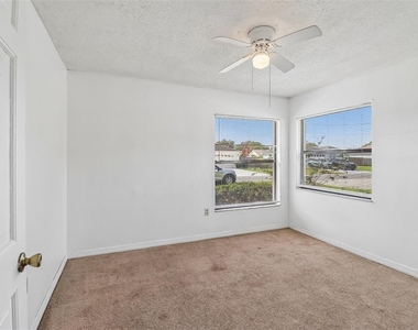 386 Cocoa Court - Photo Thumbnail 16