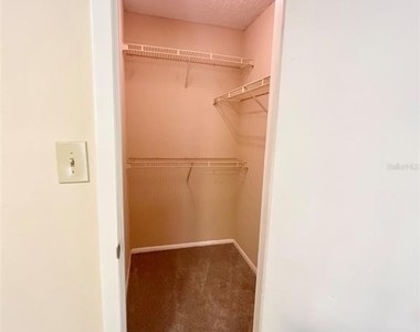 241 Afton Square - Photo Thumbnail 15