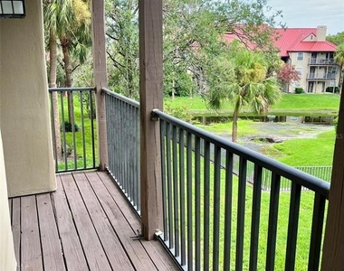 241 Afton Square - Photo Thumbnail 14