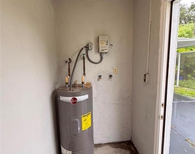 5009 Bullard Street - Photo Thumbnail 3