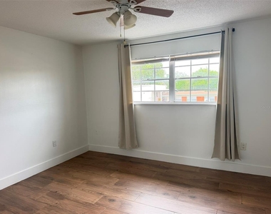 5317 Curry Ford Road - Photo Thumbnail 5
