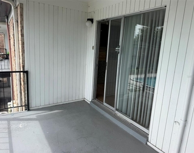 5317 Curry Ford Road - Photo Thumbnail 7