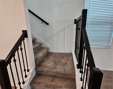 4123 Conjunction Way - Photo Thumbnail 12