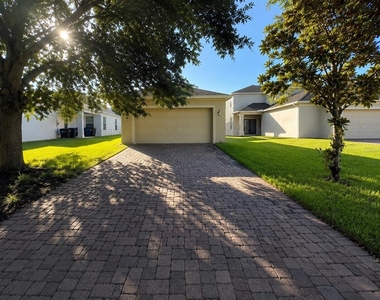 15487 Camp Dubois Crescent - Photo Thumbnail 22