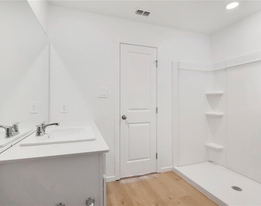 975 Phoenix Street - Photo Thumbnail 13