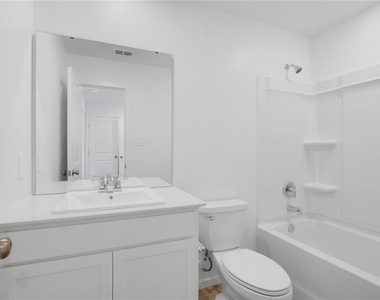 975 Phoenix Street - Photo Thumbnail 17
