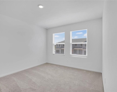 975 Phoenix Street - Photo Thumbnail 10