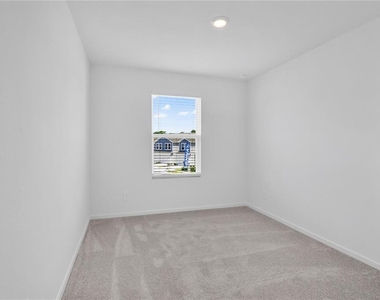 975 Phoenix Street - Photo Thumbnail 15