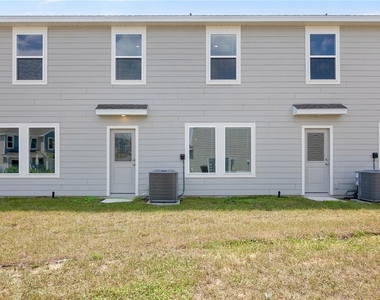 975 Phoenix Street - Photo Thumbnail 24