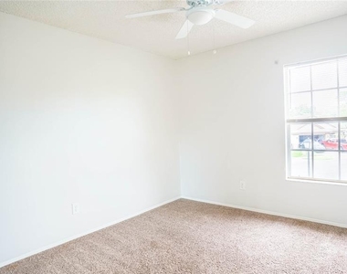 4501 Bridgeton Lane - Photo Thumbnail 10